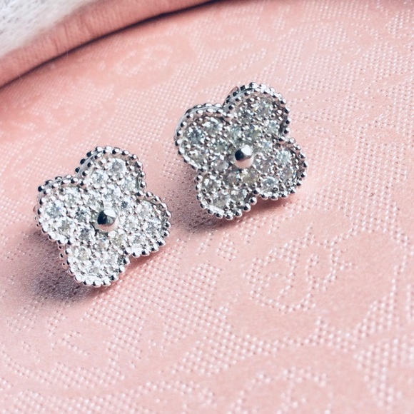 .30CARAT Diamond Moissanite Studs - Picture 5 of 12